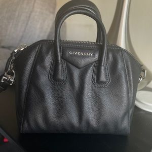 Black antigona mini purse